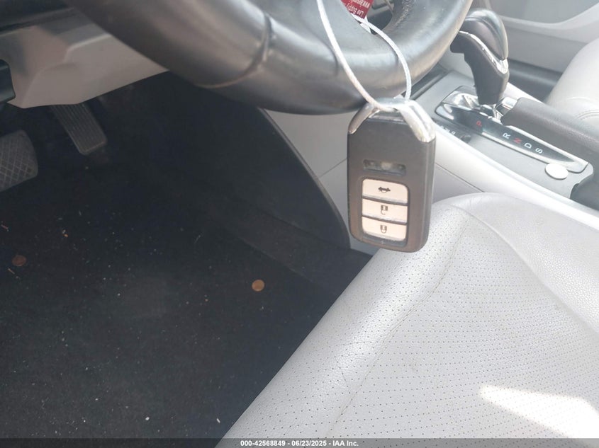 2015 HONDA ACCORD VIN: 1HGCR3F86FA017004