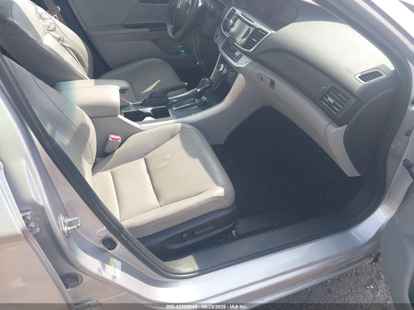 2015 HONDA ACCORD VIN: 1HGCR3F86FA017004