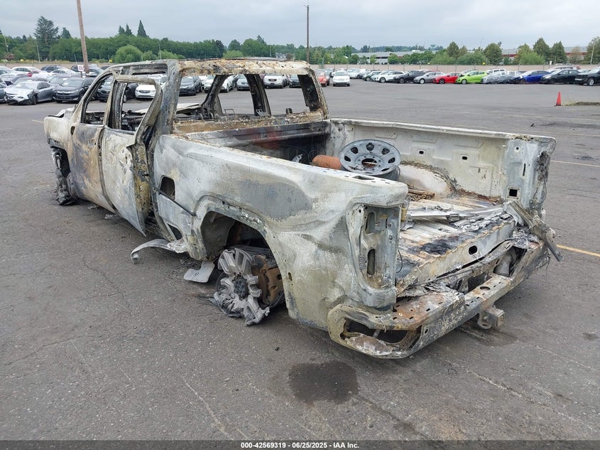 1GT49PEY9NF366364 2022 GMC SIERRA photo no. 3