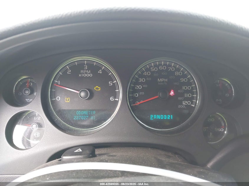 2007 CHEVROLET SUBURBAN 1500 VIN: 1GNFC16J07J232777