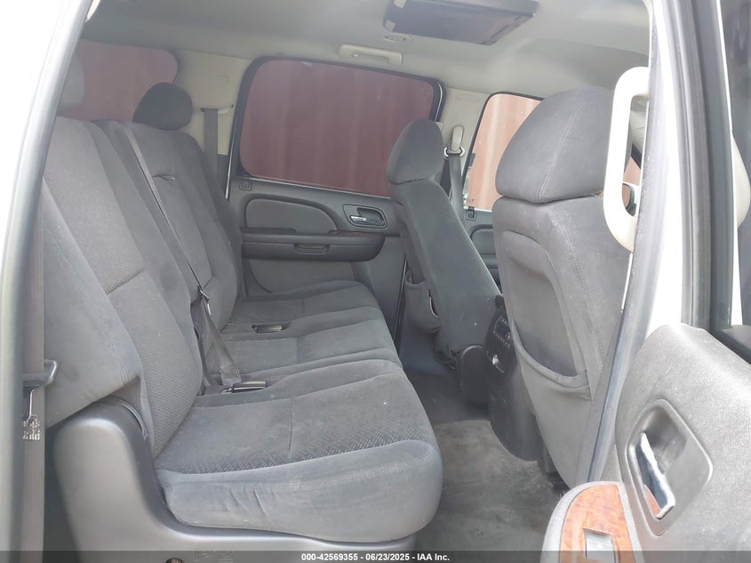 2007 CHEVROLET SUBURBAN 1500 VIN: 1GNFC16J07J232777