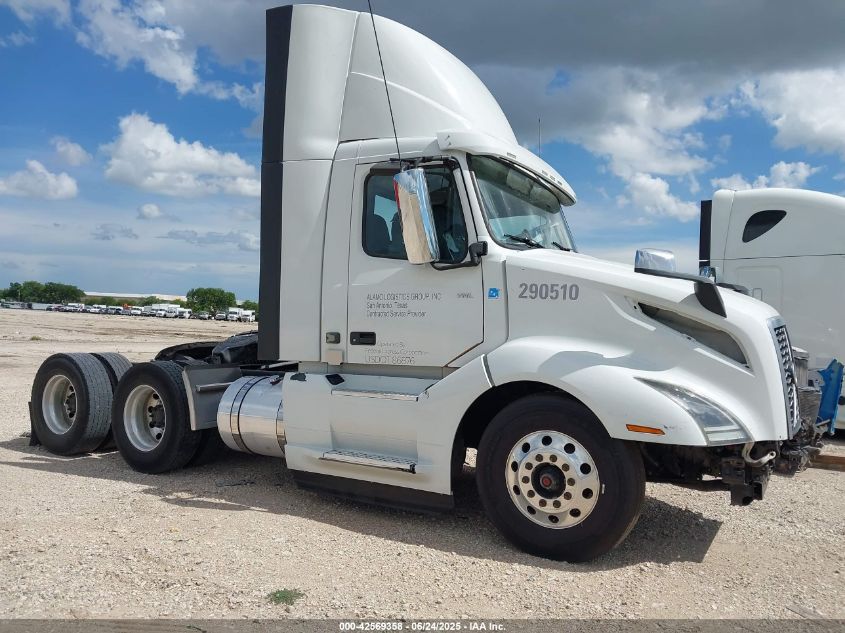 2018 Volvo Vnl VIN: 4V4NC9EH2JN886203 Lot: 42569358