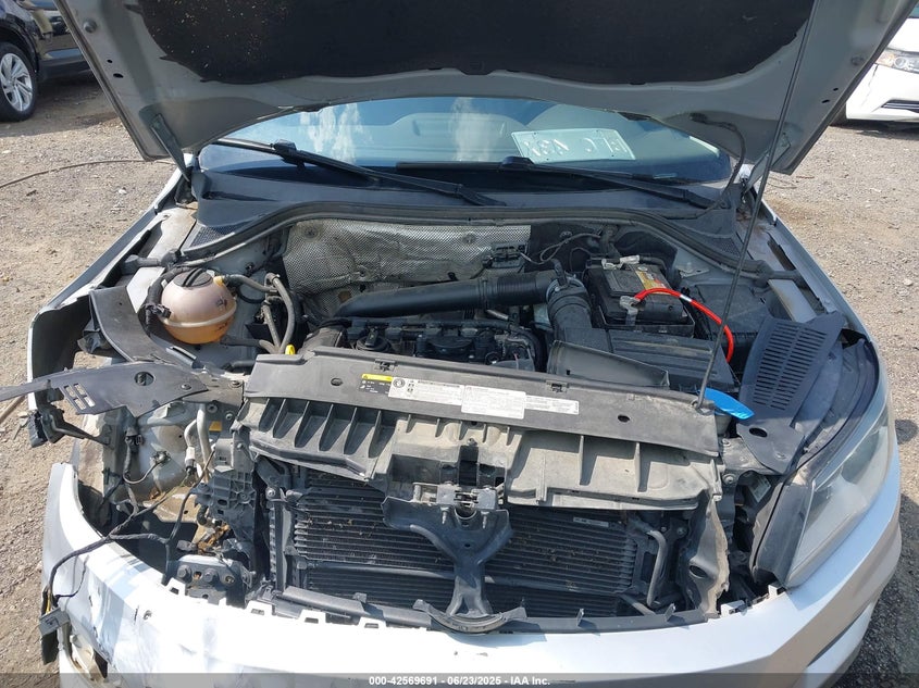 2016 VOLKSWAGEN TIGUAN S - WVGAV7AX7GW557260