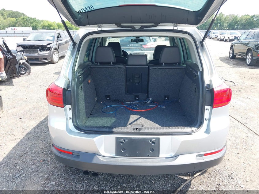 2016 VOLKSWAGEN TIGUAN S - WVGAV7AX7GW557260