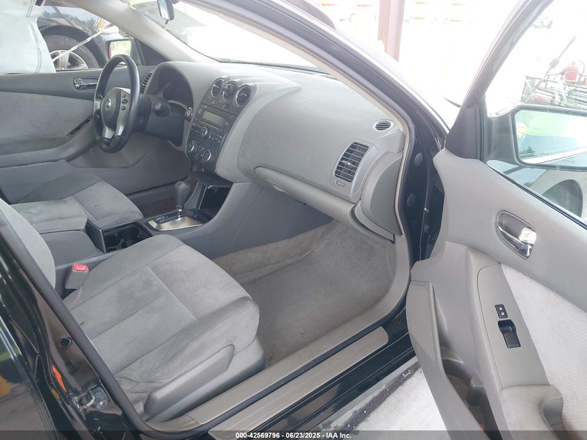 2008 HYUNDAI ACCENT VIN: KMHCN46C48U244080