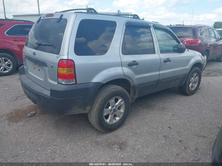 1FMYU03196KD47363 2006 FORD ESCAPE photo no. 4