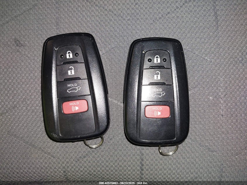 VIN 2T3P1RFV7NW271577 2022 TOYOTA RAV4 XLE
