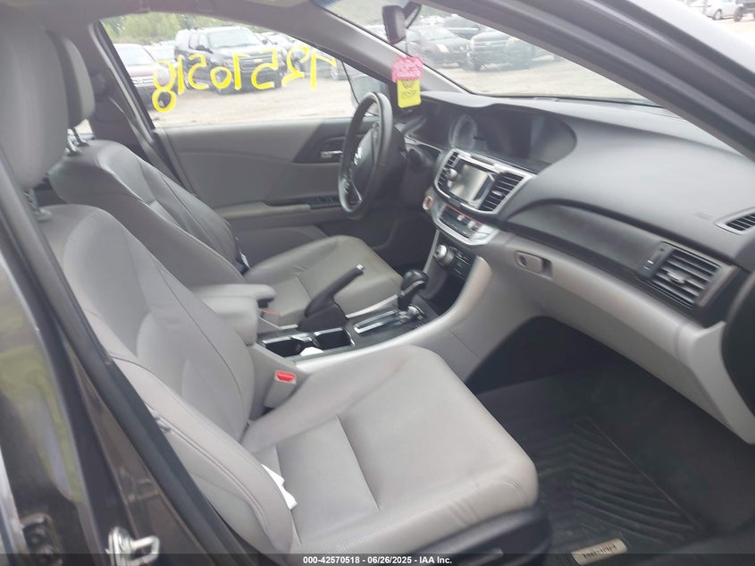 2015 HONDA ACCORD VIN: 1HGCR3F89FA004425