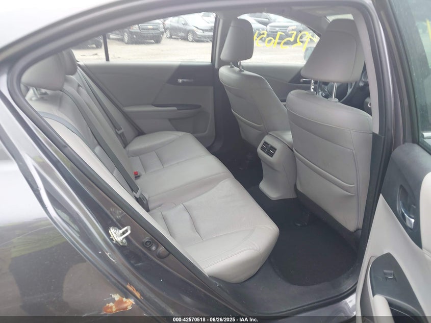 2015 HONDA ACCORD VIN: 1HGCR3F89FA004425