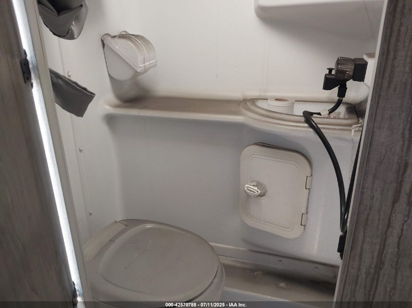 2022 Lance Camper VIN: 178682 Lot: 42570788