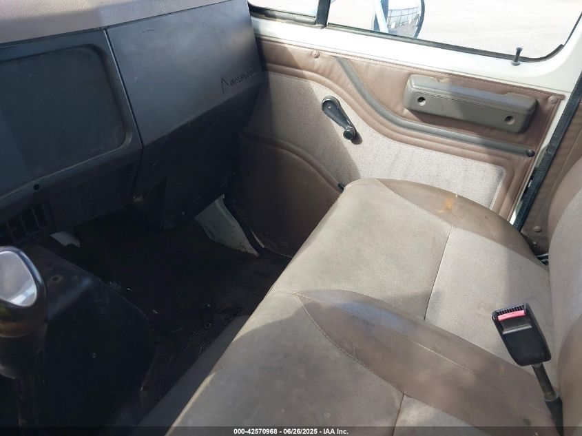 1999 International 4000 4900 VIN: 1HTSDAAM9XH605590 Lot: 42570968