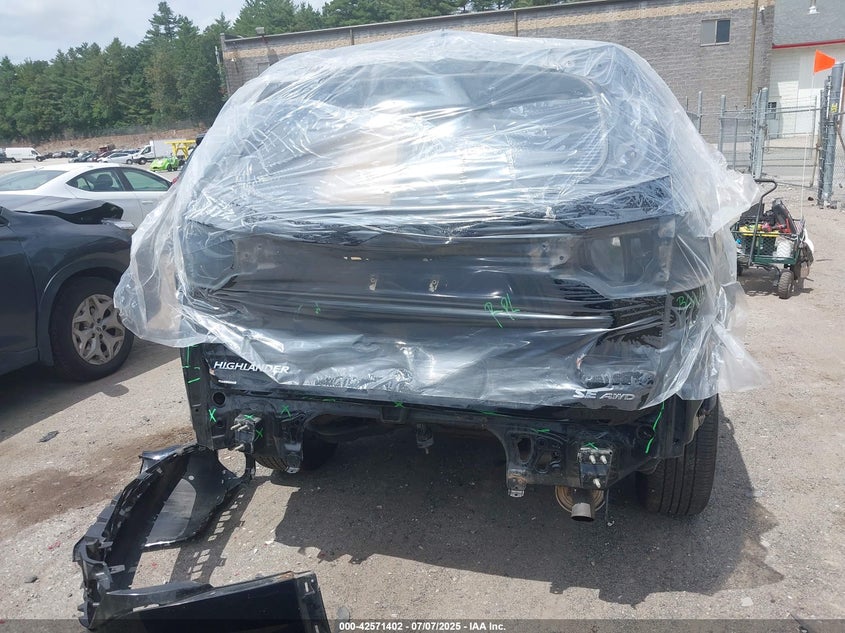 2017 TOYOTA HIGHLANDER SE - 5TDJZRFH6HS365125