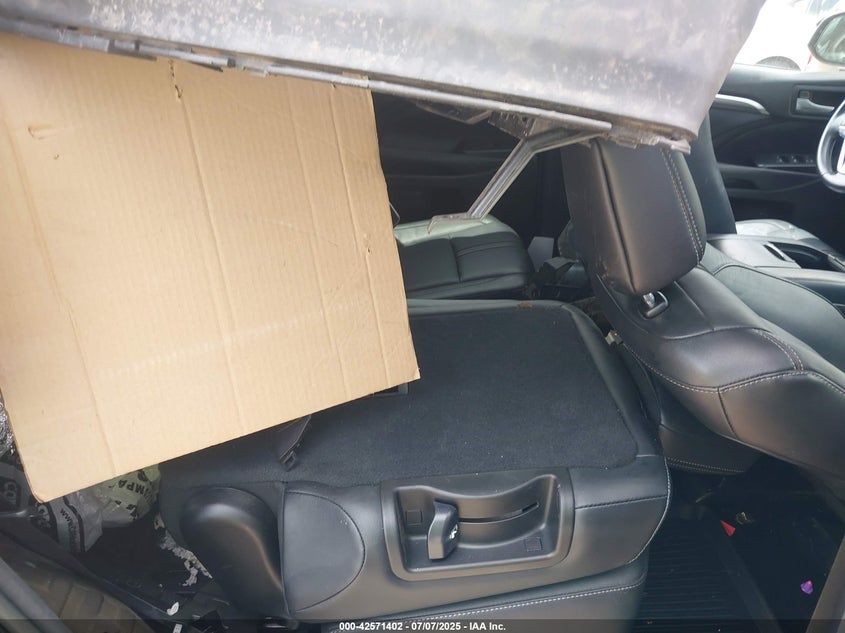 2017 TOYOTA HIGHLANDER SE - 5TDJZRFH6HS365125