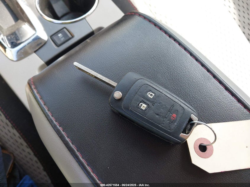 2011 CHEVROLET EQUINOX VIN: 2GNALBEC8B1267430