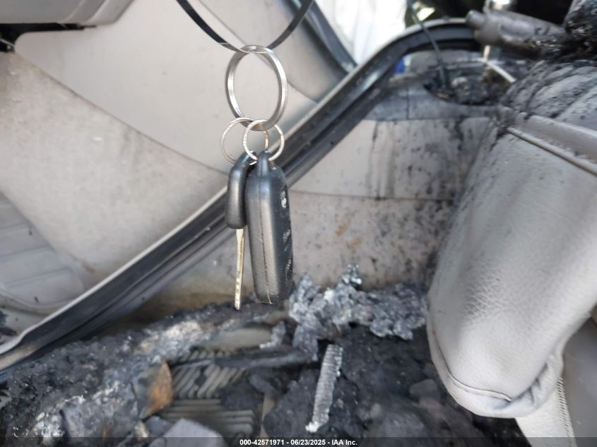 2005 Toyota Camry Le VIN: 4T1BE32K25U408215 Lot: 42571971