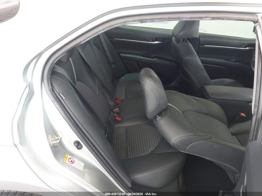 2018 TOYOTA CAMRY VIN: 4T1B11HK9JU077960