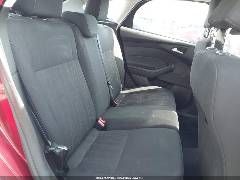 2017 FORD FOCUS SE - 1FADP3K28HL229961