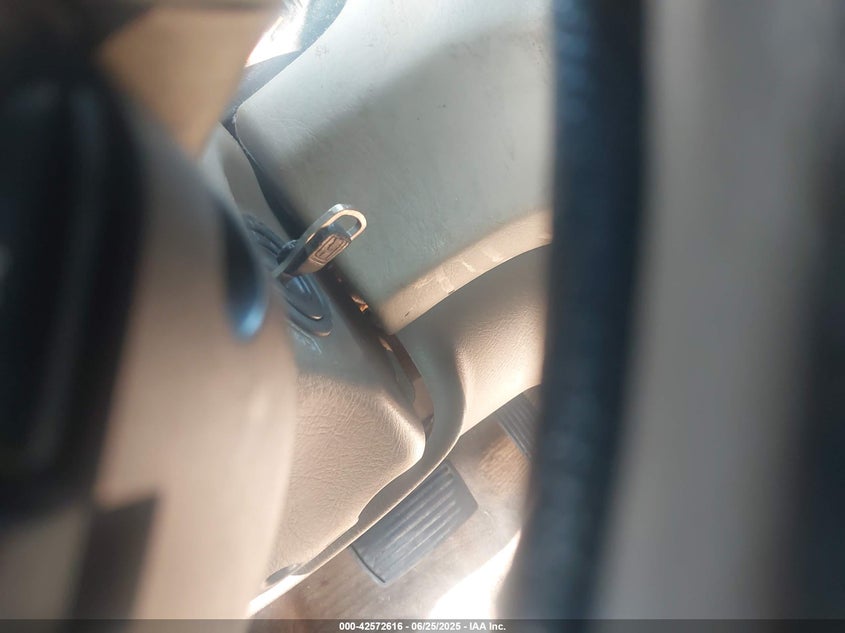 2002 Honda Accord 2.3 Ex VIN: JHMCG56642C008927 Lot: 42572616