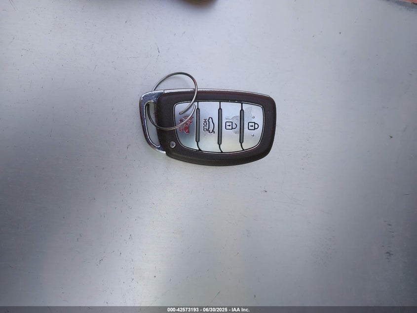 2015 HYUNDAI ELANTRA VIN: KMHDH4AH7FU372681