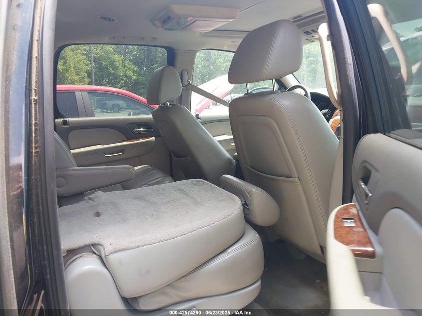 2007 CHEVROLET SUBURBAN 1500 VIN: 1GNFK16307J324024