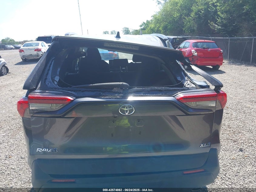 VIN 2T3W1RFV4MW115118 2021 TOYOTA RAV4 XLE