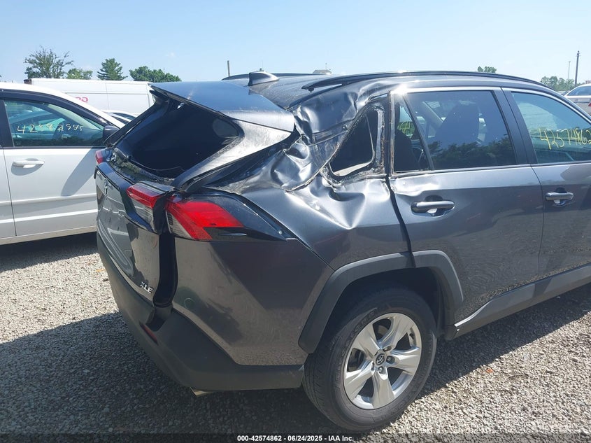 VIN 2T3W1RFV4MW115118 2021 TOYOTA RAV4 XLE