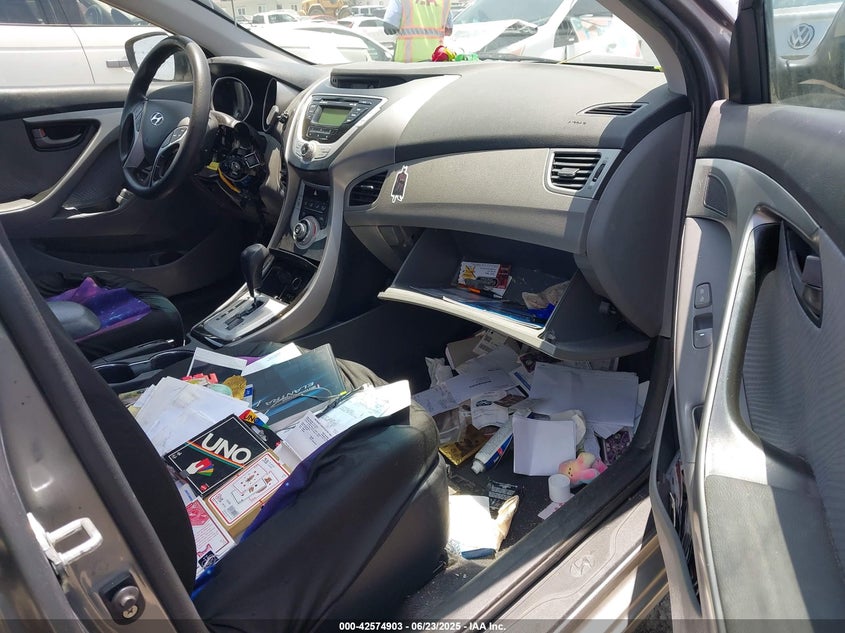 2012 HYUNDAI ELANTRA VIN: KMHDH4AE5CU371515
