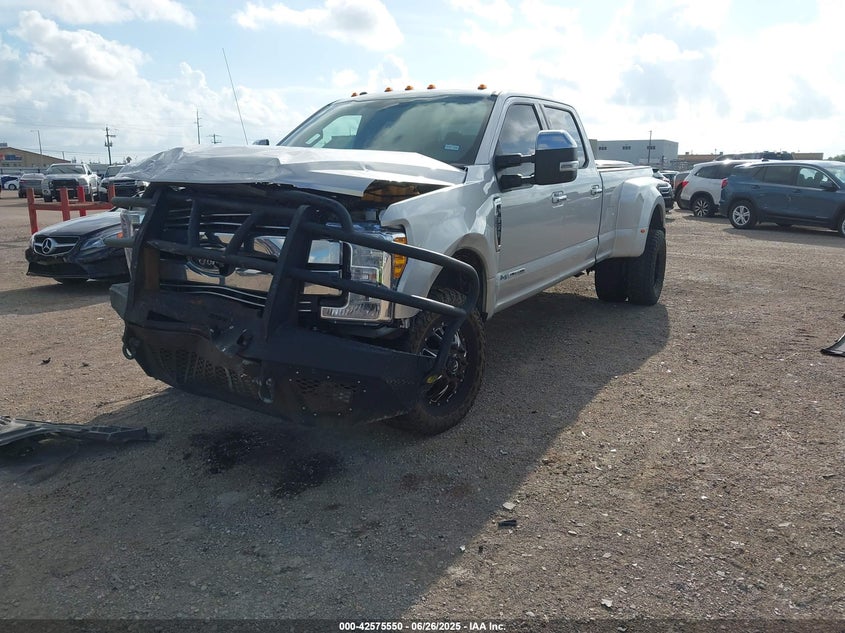 1FT8W3DT7HEB68837 2017 FORD F350 photo no. 2