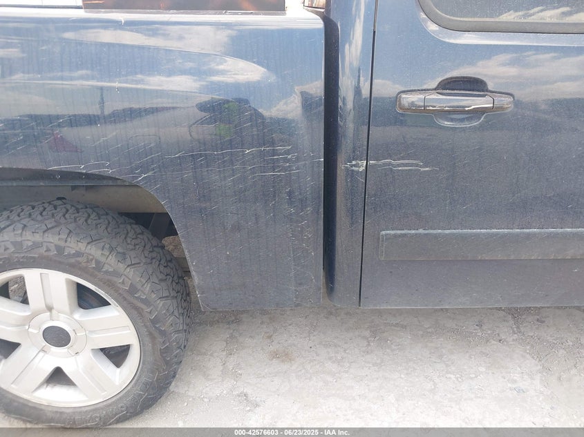 2008 CHEVROLET SILVERADO 1500 VIN: 2GCEC13J181189958