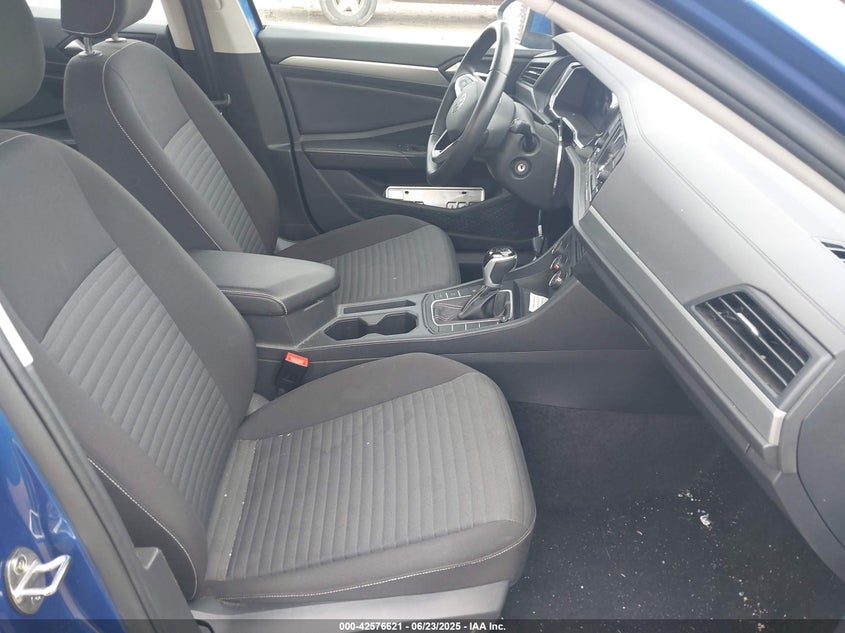 2024 VOLKSWAGEN JETTA 1.5L I-4 DI, DOHC, V(VIN: 3VW5M7BU7RM024712