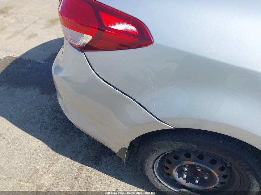 2018 KIA FORTE LX - 3KPFK4A79JE225081