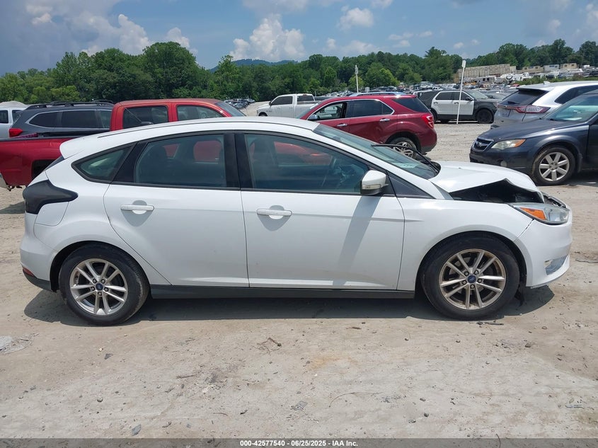 2015 FORD FOCUS SE - 1FADP3K23FL294942