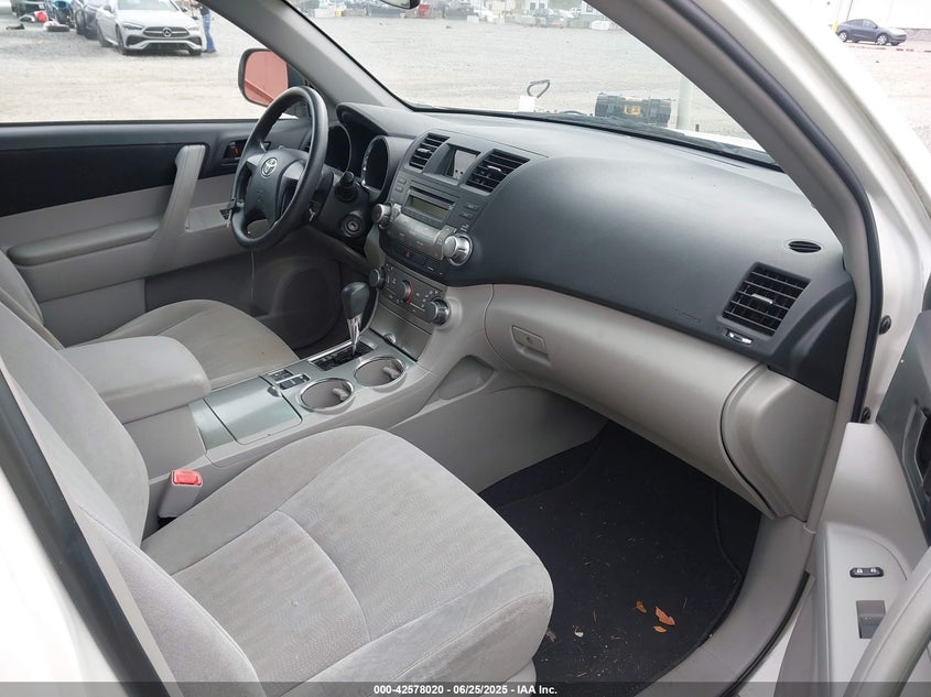 2011 TOYOTA HIGHLANDER VIN: 5TDBK3EH9BS072771
