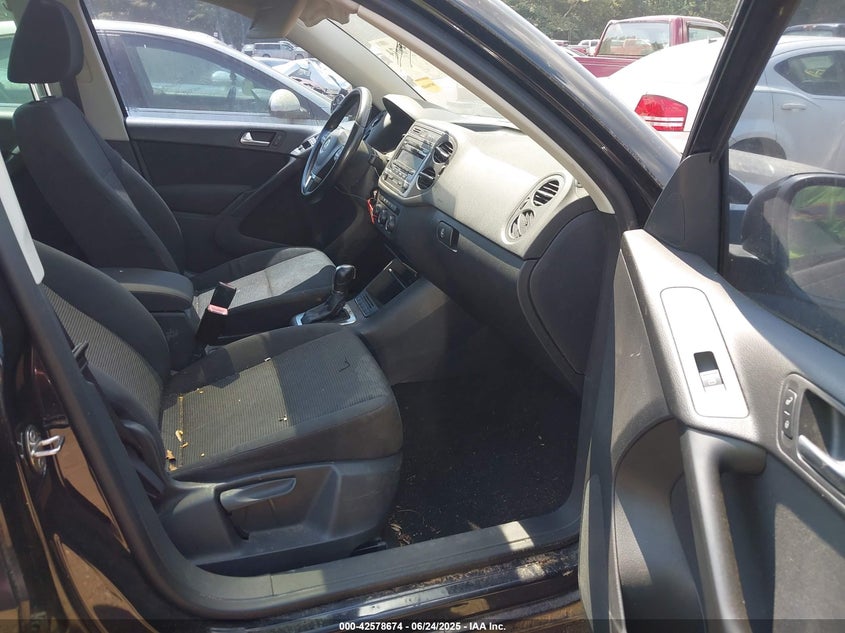 2013 VOLKSWAGEN TIGUAN VIN: WVGAV3AXXDW627340