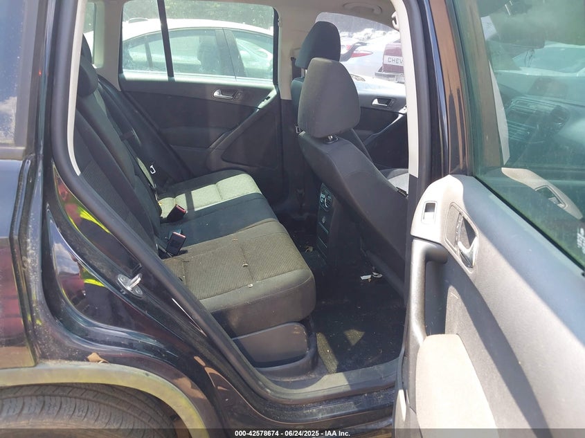 2013 VOLKSWAGEN TIGUAN VIN: WVGAV3AXXDW627340