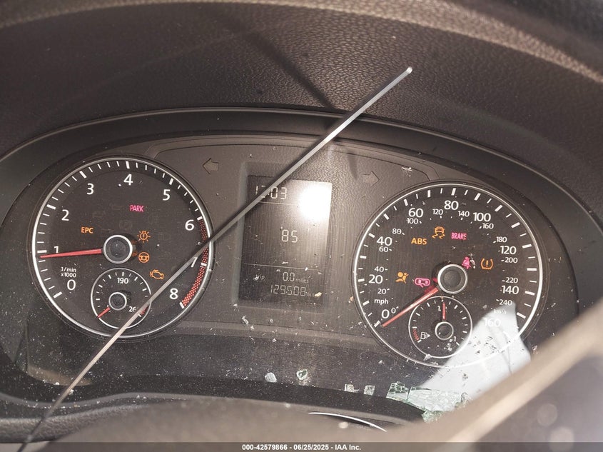 2015 VOLKSWAGEN PASSAT 1.8T LIMITED EDITION - 1VWAS7A32FC117910