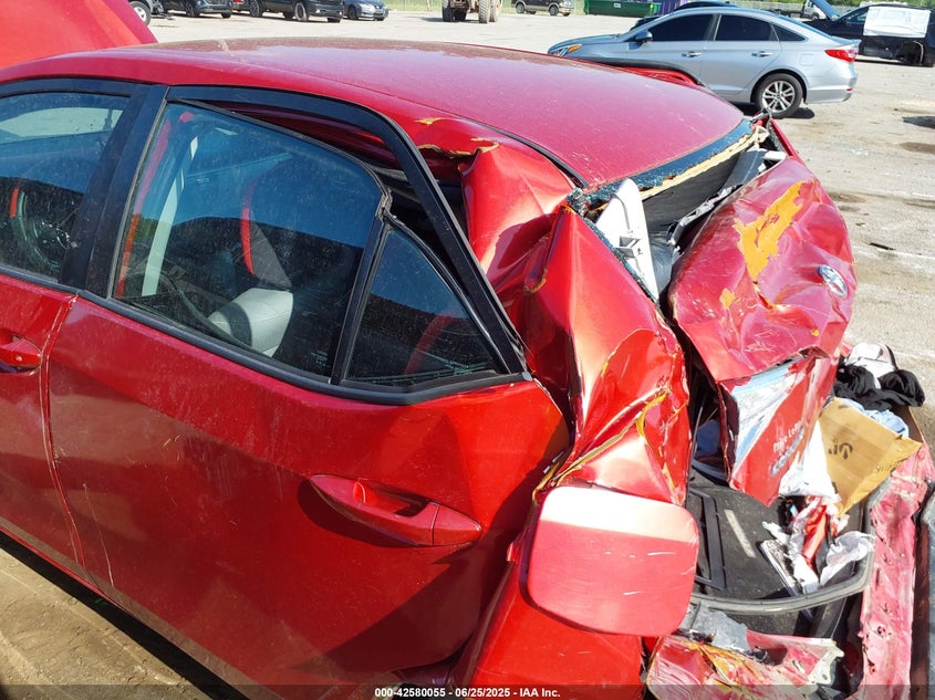 2015 TOYOTA COROLLA LE PLUS - 5YFBURHE3FP325466