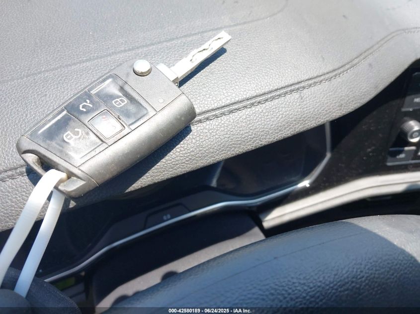 2019 Volkswagen Jetta 1.4T R-Line/1.4T S/1.4T Se VIN: 3VWC57BU9KM067345 Lot: 42580189