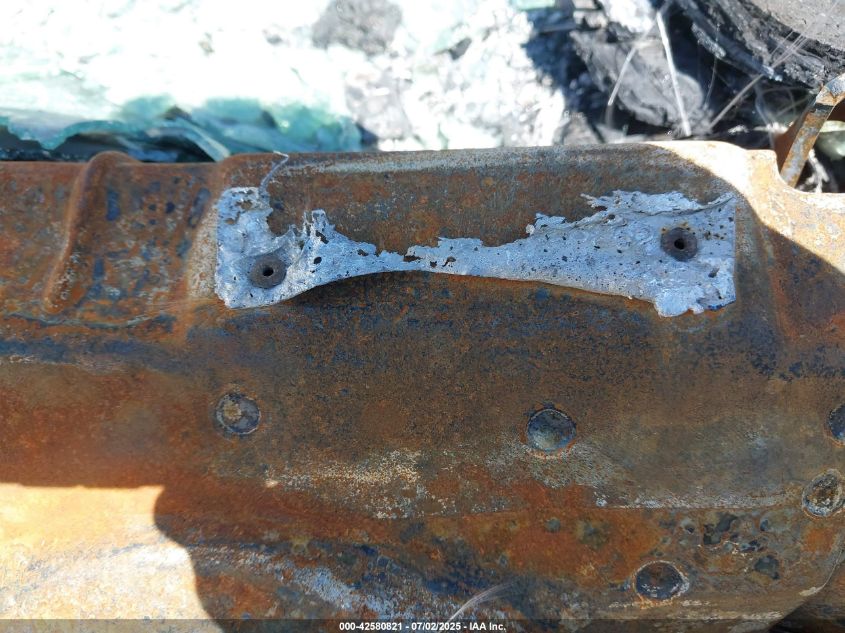 2001 Ford E-450 Cutaway Standard VIN: 1FDXE45F31HA86262 Lot: 42580821