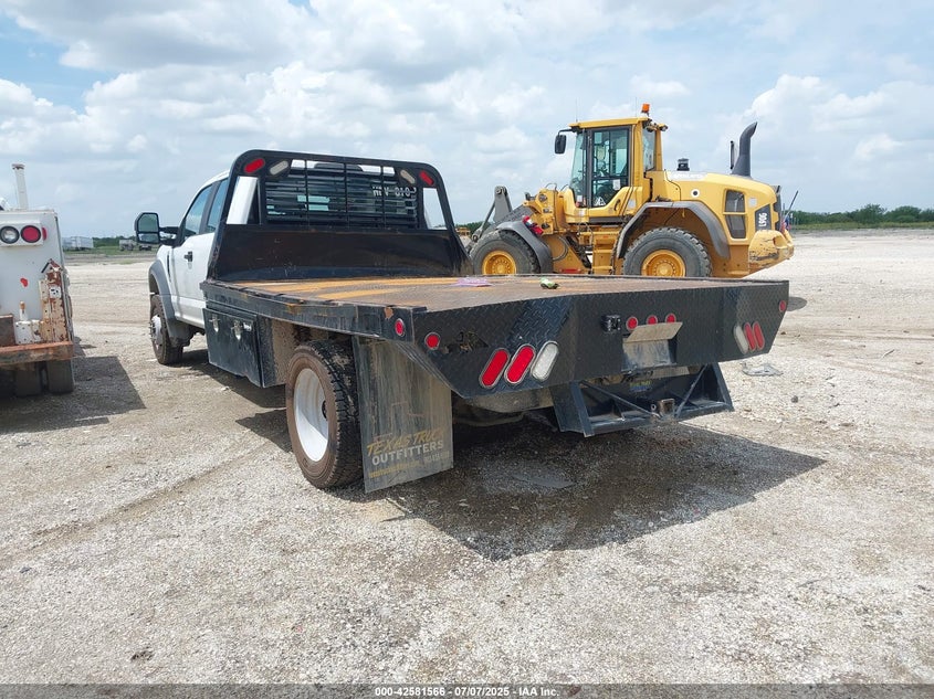 2022 Ford F550 Super Duty Truck Cab And Chassis null null null 1FD0W5HNXNEC35362 photo #4