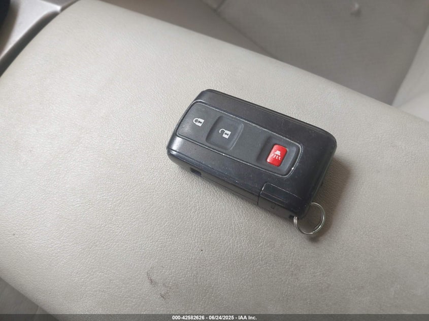 2008 TOYOTA PRIUS VIN: JTDKB20U087727434