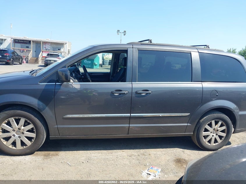 2016 Chrysler Town & Country Touring VIN: 2C4RC1BG3GR268961 Lot: 42582653