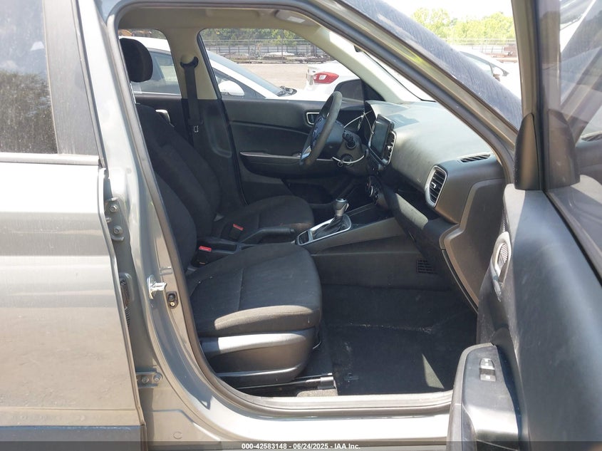 2021 HYUNDAI VENUE SE KMHRB8A31MU074868
