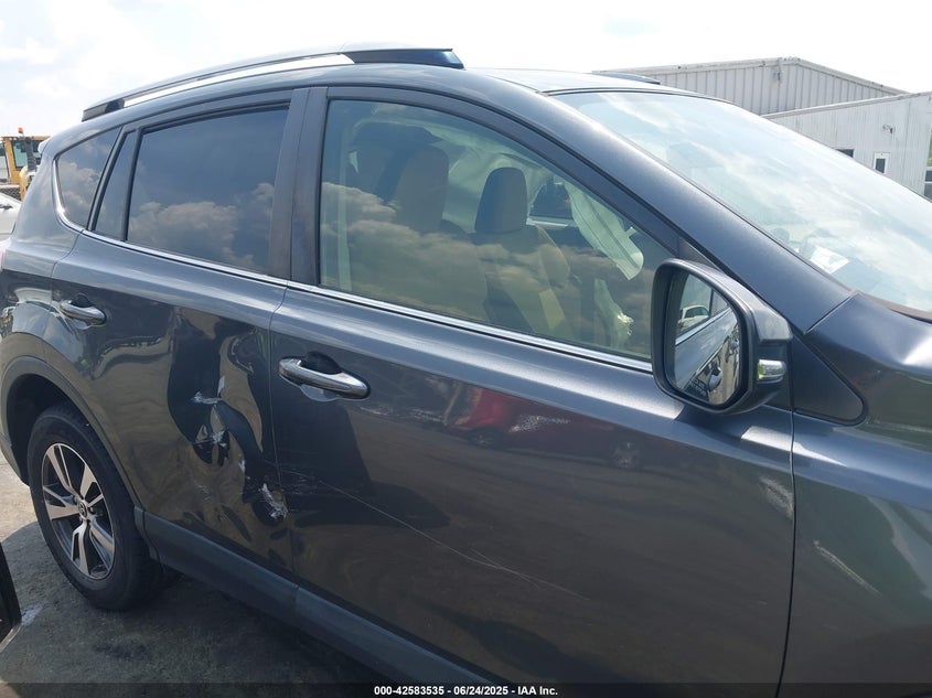 2018 TOYOTA RAV4 XLE - JTMWFREV7JD111785