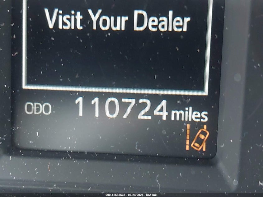 2018 TOYOTA RAV4 XLE - JTMWFREV7JD111785