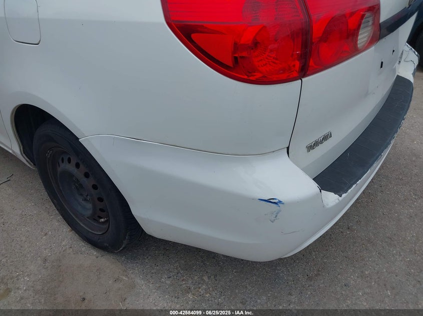 2010 Toyota Sienna Ce VIN: 5TDKK4CCXAS318979 Lot: 42584099