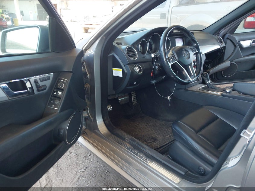 2013 MERCEDES-BENZ C 250 VIN: WDDGF4HBXDA869088