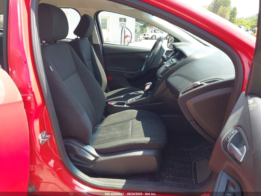 2015 FORD FOCUS SE - 1FADP3F20FL318107