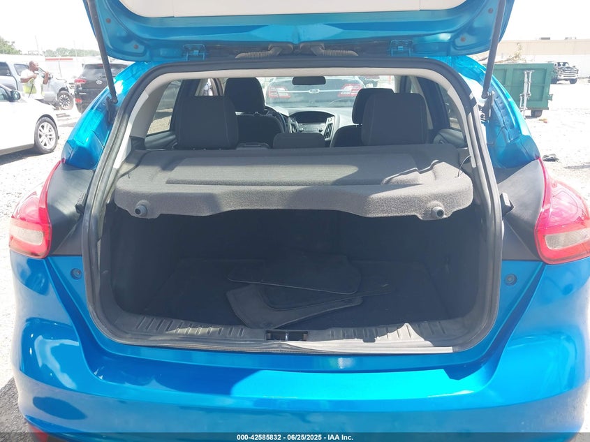 2016 FORD FOCUS SE - 1FADP3K22GL310193