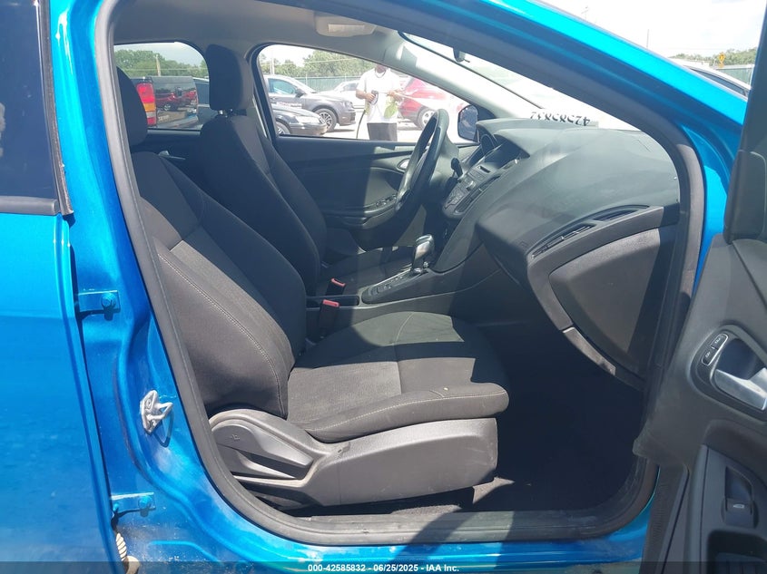 2016 FORD FOCUS SE - 1FADP3K22GL310193